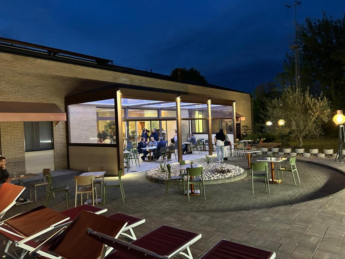 Hotel Tre Ville Parma Exterior foto